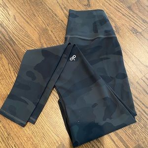 Alo high waist vapor leggings - black camo